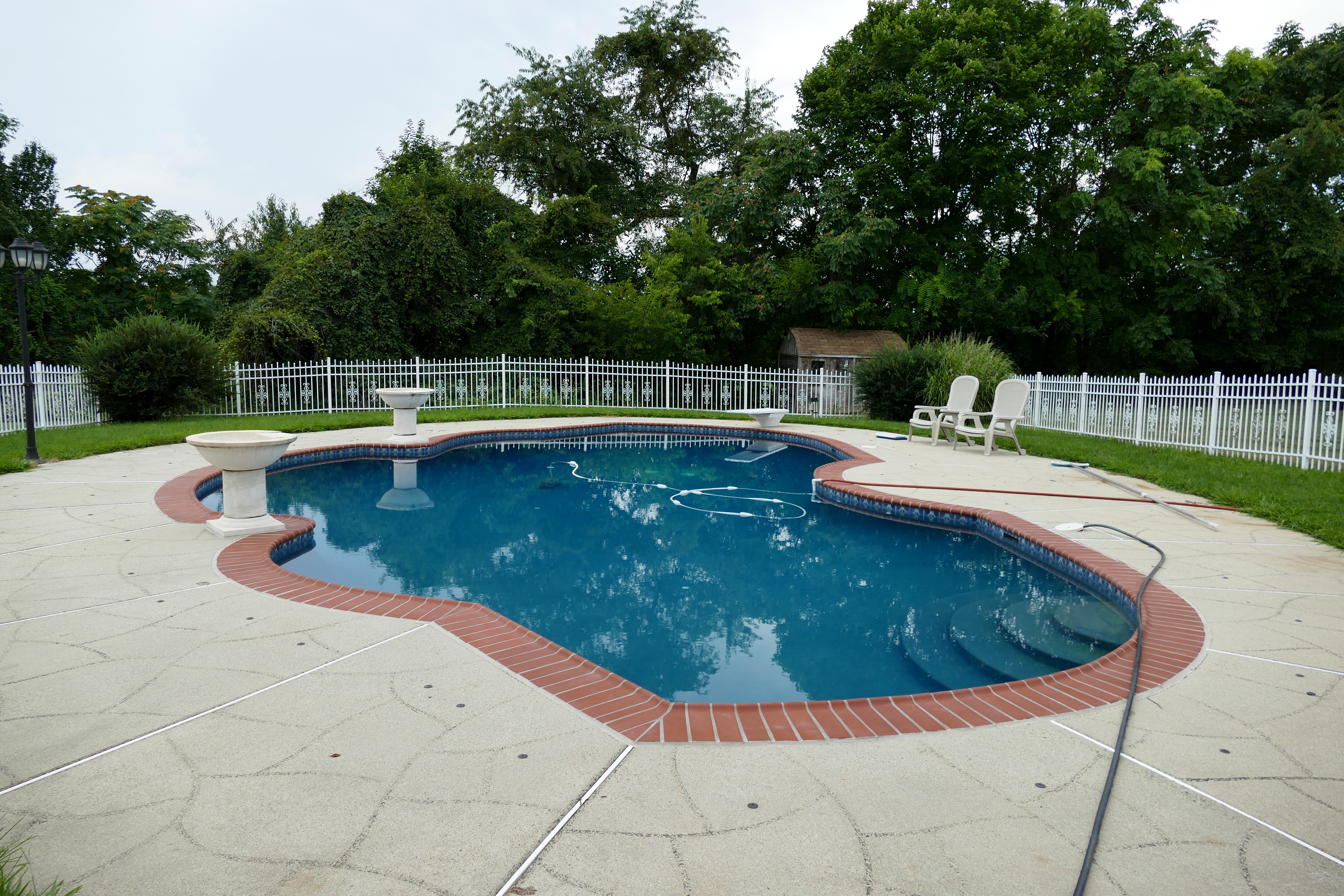 This pool is on a new listing. 3 level Colonial on 1...